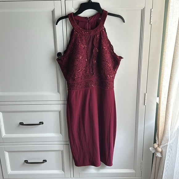 Red Dress 💃🏽 - Picture 4 of 10